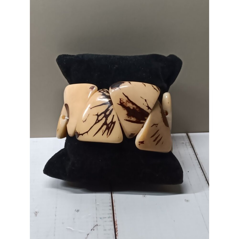 Stretch Bracelet Tagua Nut from Colombia